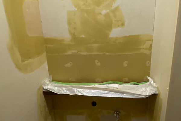 手洗器施工中