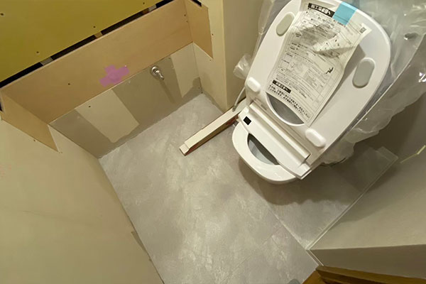 トイレ施工中