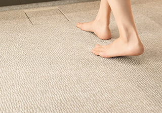 お掃除ラクラクほっカラリ床